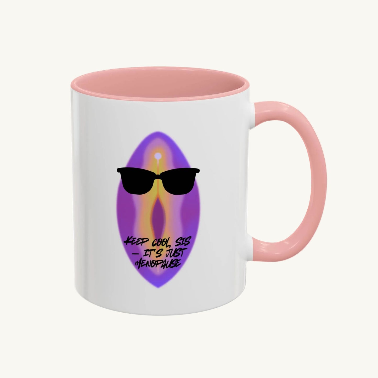 Lustige Menopause-Tasse ‚Keep Cool Sis its just menopause‘ mit rosa Akzenten und coolem Statement-Design für Frauen in den Wechseljahren.