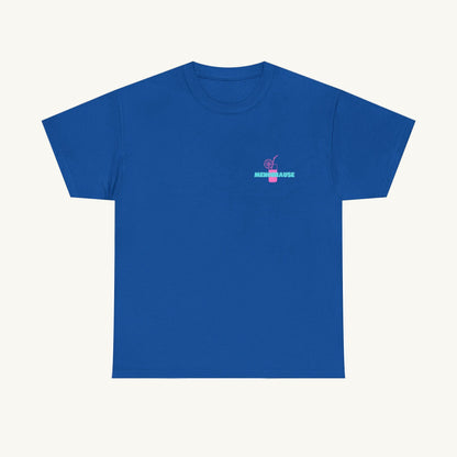 Kräftig blaues Damen T-Shirt mit einem kleinen, mittigen Aufdruck auf der Brust. Das Design zeigt das Wort 'MENOBRAUSE' in Türkis und ein pinkes Erfrischungsgetränk mit Zitrone und Strohhalm.