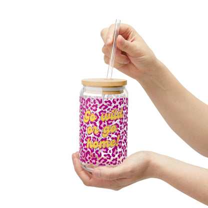 "Go Wild or Go Home" Glas-Tumblr mit Bambusdeckel & Strohhalm – 500ml